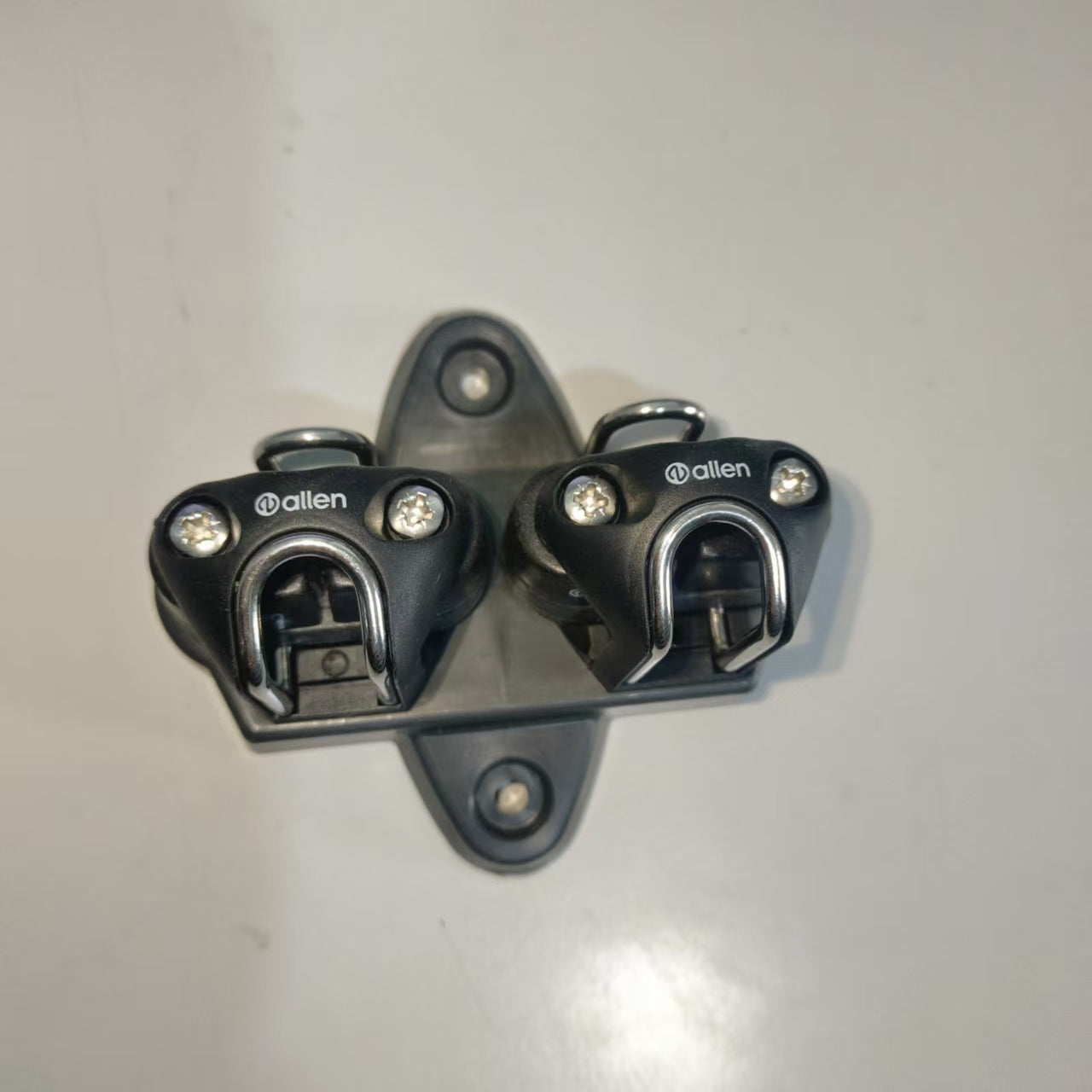 Harken vang body lower