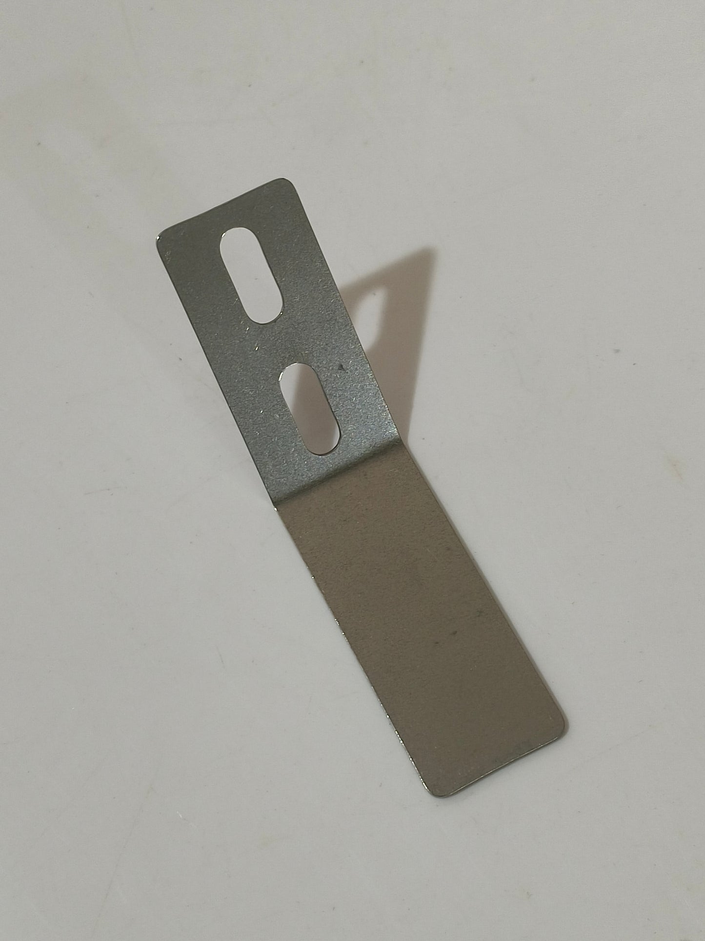 rudder retaining clip