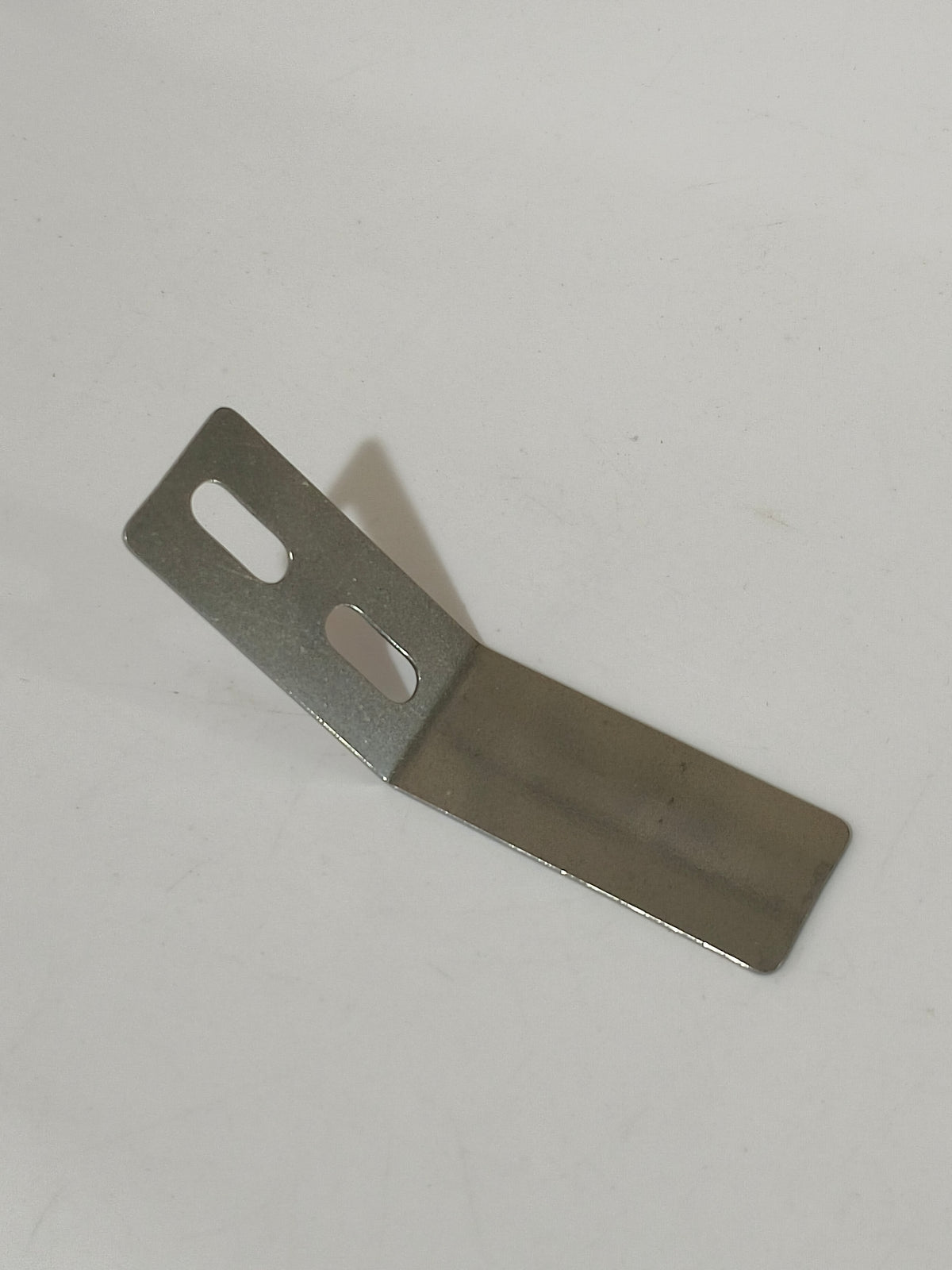 rudder retaining clip