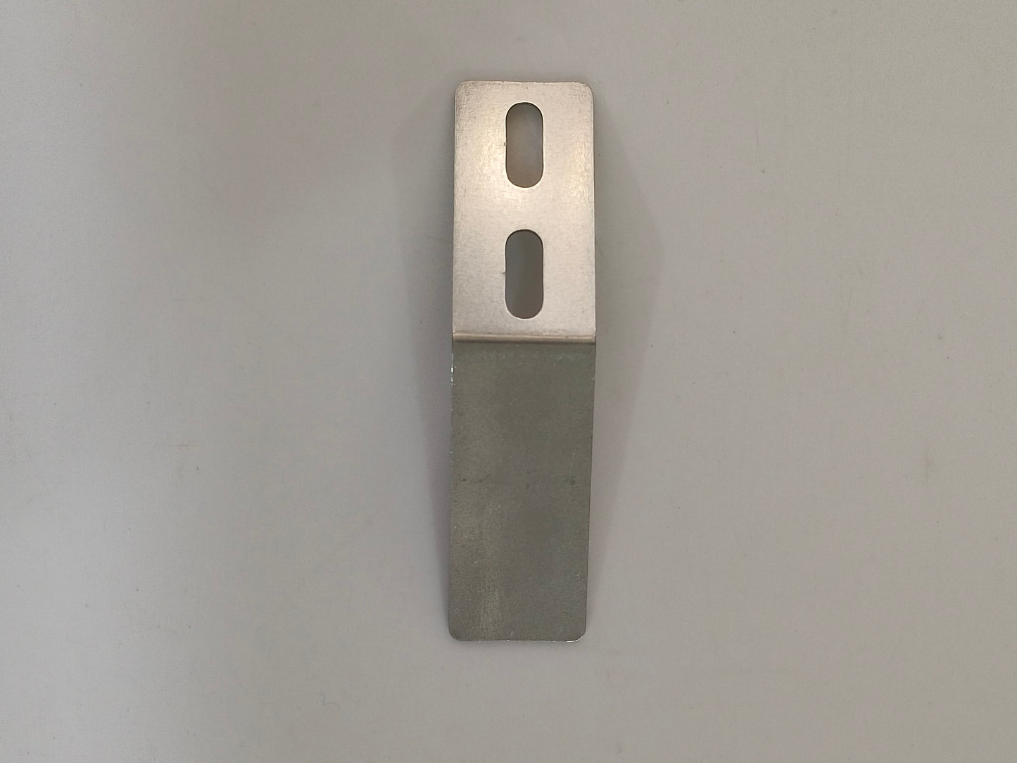 rudder retaining clip